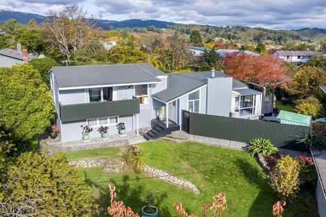 Photo of property in 8 Vista Crescent, Maoribank, Upper Hutt, 5018