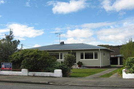 Photo of property in 194 Commercial Street, Takaka, 7110