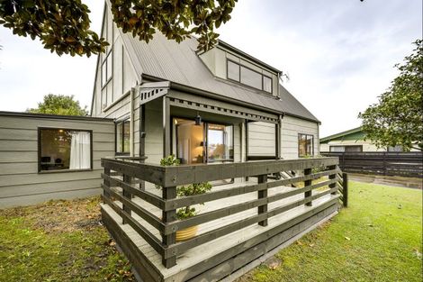 Photo of property in 141 Tait Drive, Greenmeadows, Napier, 4112