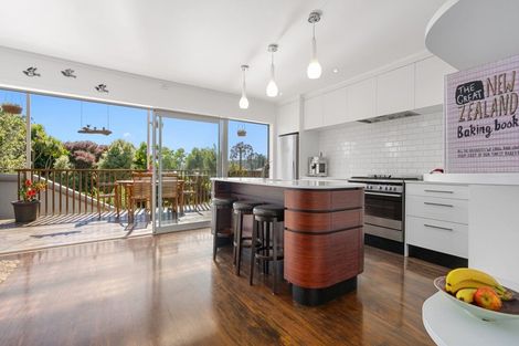 Photo of property in 19 Alberta Road, Glen Avon, New Plymouth, 4312