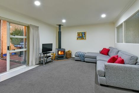 Photo of property in 40 Goodwood Drive, Goodwood Heights, Auckland, 2105