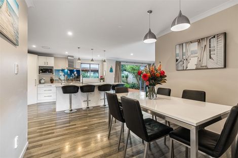 Photo of property in 13 Merwood Lane, Devonport, Auckland, 0624