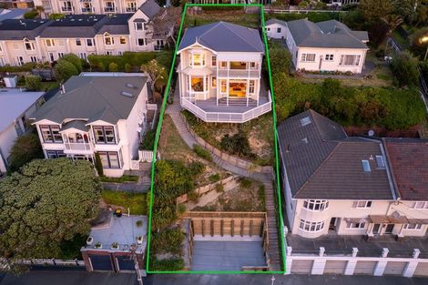Photo of property in 17 Austin Street, Mount Victoria, Wellington, 6011