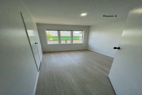 Photo of property in 104 Edmonton Road, Henderson, Auckland, 0612