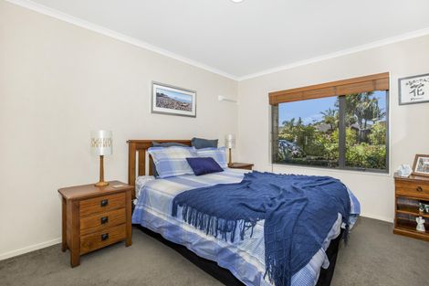 Photo of property in 11 Belfry Place, Wattle Downs, Auckland, 2103