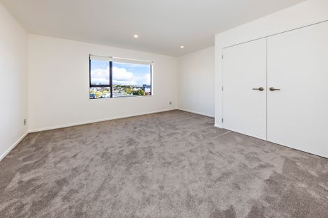 Photo of property in 40 Dawood Place, The Gardens, Auckland, 2105