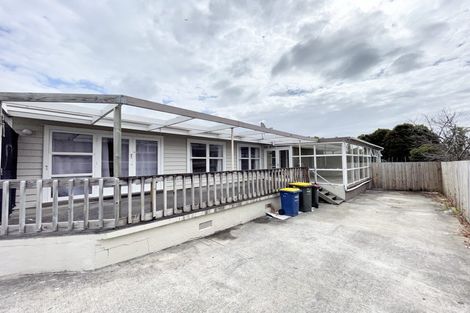 Photo of property in 304 Te Atatu Road, Te Atatu South, Auckland, 0610