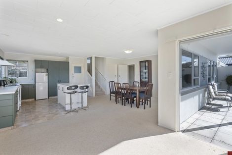 Photo of property in 7 Reeves Road, Acacia Bay, Taupo, 3330