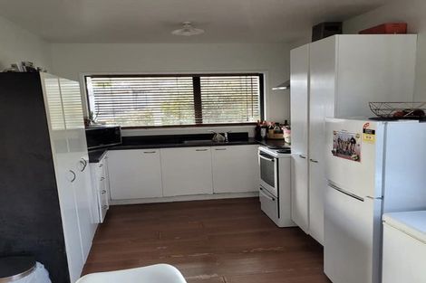 Photo of property in 1/100 Birkdale Road, Birkdale, Auckland, 0626