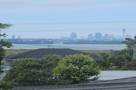 Photo of property in 18 Highlight Parade, Te Atatu South, Auckland, 0610