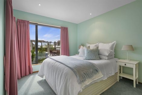 Photo of property in 262a Mount Pleasant Road, Mount Pleasant, Christchurch, 8081