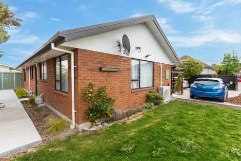 Photo of property in 2 Dickson Crescent, Hornby, Christchurch, 8042