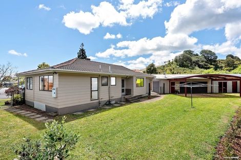 Photo of property in 3 Crestlands Place, Papakura, 2110