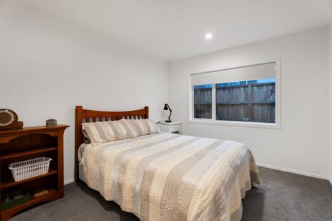 Photo of property in 2 Rayner Way, Glen Avon, New Plymouth, 4312