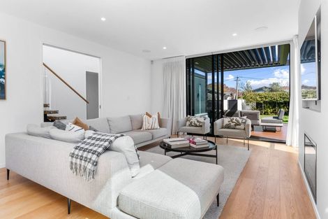 Photo of property in 10 Claremont Avenue, Papanui, Christchurch, 8053