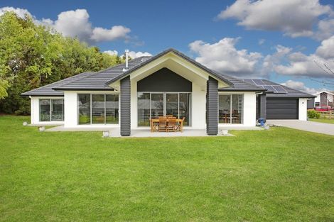Photo of property in 1539 Waiuku Road, Waiuku, 2681