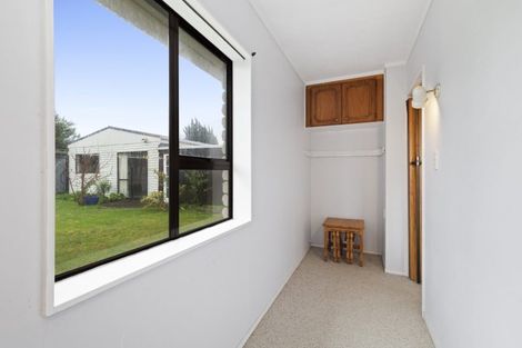 Photo of property in 8 Godwit Place, Waiuku, 2123