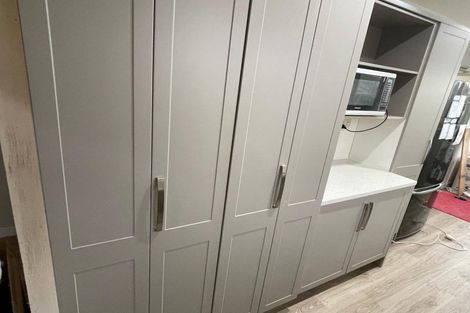 Photo of property in 25 Sovereign Place, Glenfield, Auckland, 0629