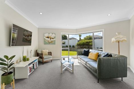 Photo of property in 40 Joseph Banks Drive, Whitby, Porirua, 5024