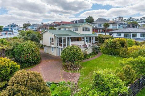 Photo of property in 6 Dewsbury Terrace, Castor Bay, Auckland, 0620