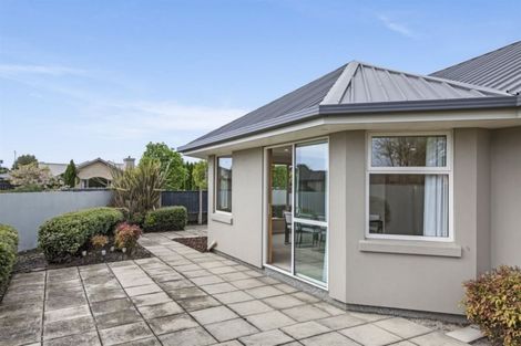 Photo of property in 2 Bayliss Close, Northwood, Christchurch, 8051