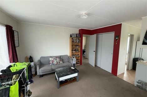 Photo of property in 31 Cumberland Street, Merrilands, New Plymouth, 4312