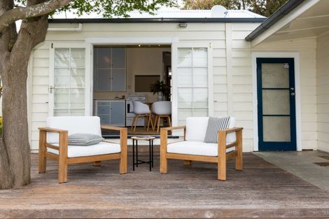 Photo of property in 37 Napier Terrace, Hospital Hill, Napier, 4110