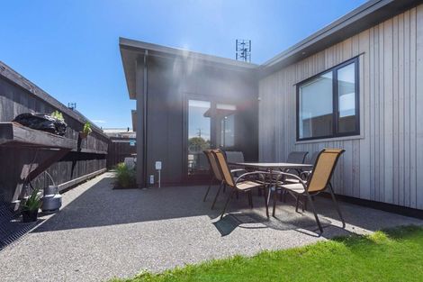 Photo of property in 2/5 Mears Road, Saint Andrews, Hamilton, 3200