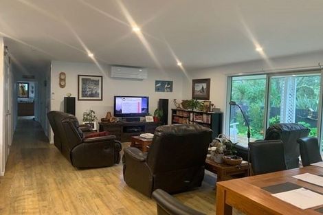 Photo of property in 40 Matauwhi Road, Russell, 0202