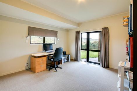 Photo of property in 21 Rochfort Road, Kahuranaki, Havelock North, 4295