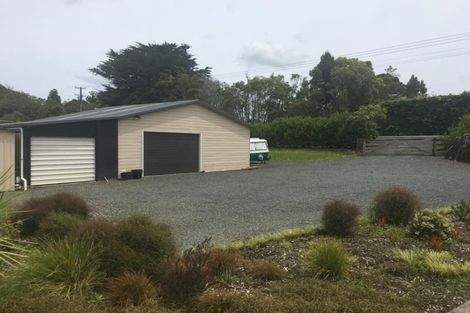 Photo of property in 463 Waitakere Road, Taupaki, Henderson, 0782
