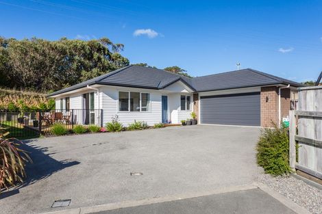 Photo of property in 26 Banks Boulevard, Whitby, Porirua, 5024