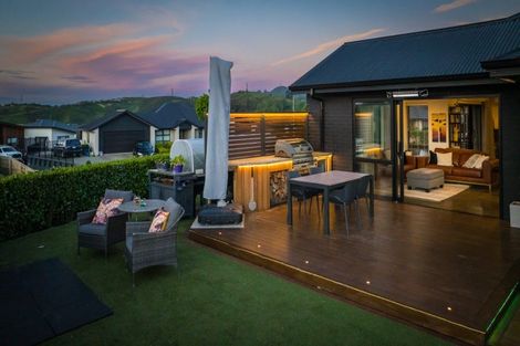 Photo of property in 17 Huntaway Close, Stoke, Nelson, 7011