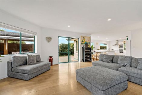 Photo of property in 18 Sample Road, Albany, Auckland, 0632