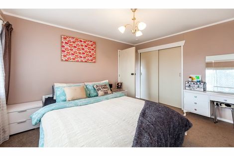 Photo of property in 1/17 Ballater Place, Highland Park, Auckland, 2010