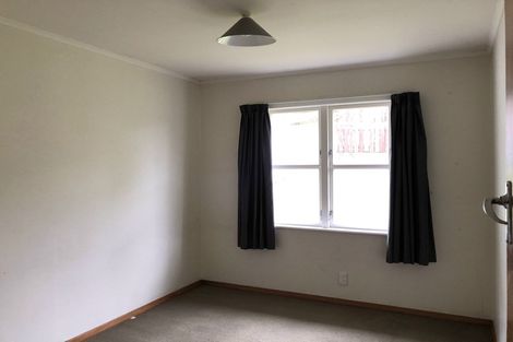 Photo of property in 75 Kenmore Street, Newlands, Wellington, 6037