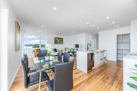 Photo of property in 2a Hoskins Avenue, Hillsborough, Auckland, 1042