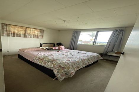 Photo of property in 1/144 Sunset Road, Unsworth Heights, Auckland, 0632