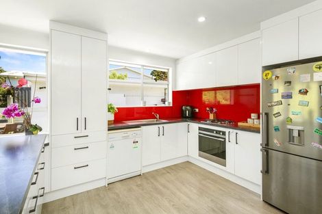 Photo of property in 17 Nassau Avenue, Grenada North, Wellington, 5028