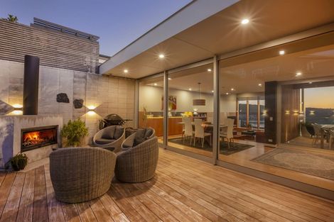 Photo of property in 10 Seascape View, Paremata, Porirua, 5024