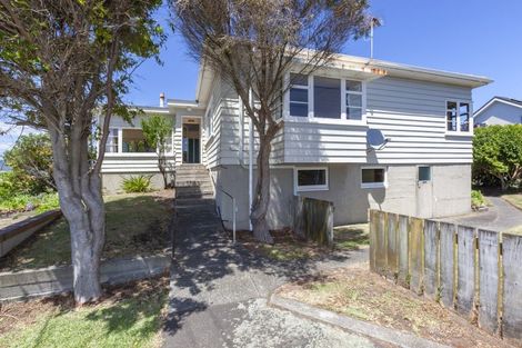 Photo of property in 4 Mckay Street, Paraparaumu Beach, Paraparaumu, 5032