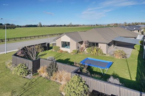 Photo of property in 10 Devlin Avenue, Rangiora, 7400