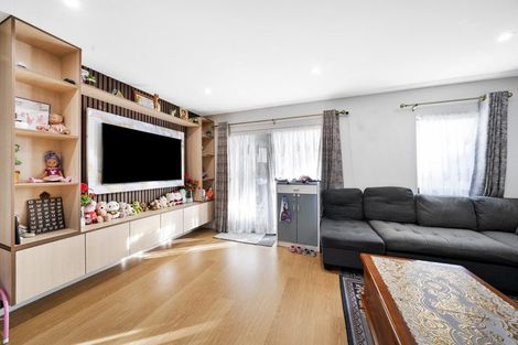 Photo of property in 24a Grande Vue Road, Papatoetoe, Auckland, 2025