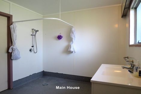 Photo of property in 22 Watt Street, Coromandel, 3506