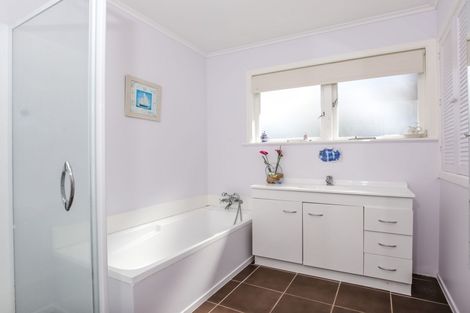 Photo of property in 135 Forest Hill Road, Henderson, Auckland, 0612