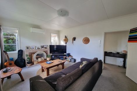 Photo of property in 13 Ames Street, Paekakariki, 5034