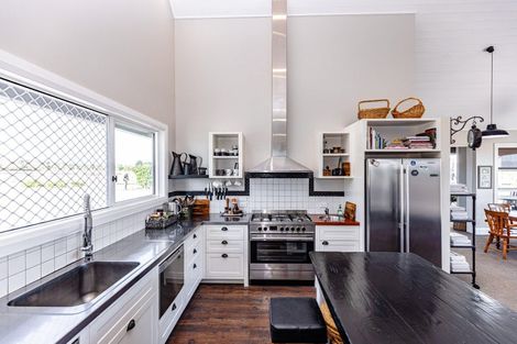 Photo of property in 104 White Rock Road, Martinborough, 5781