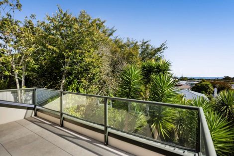 Photo of property in 6 Mayfair Place, Westown, New Plymouth, 4310