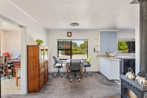 Photo of property in 529 South Road, Omata, New Plymouth, 4374