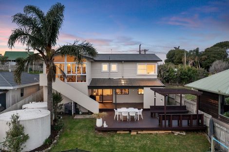 Photo of property in 41 Shakespear Road, Army Bay, Whangaparaoa, 0930